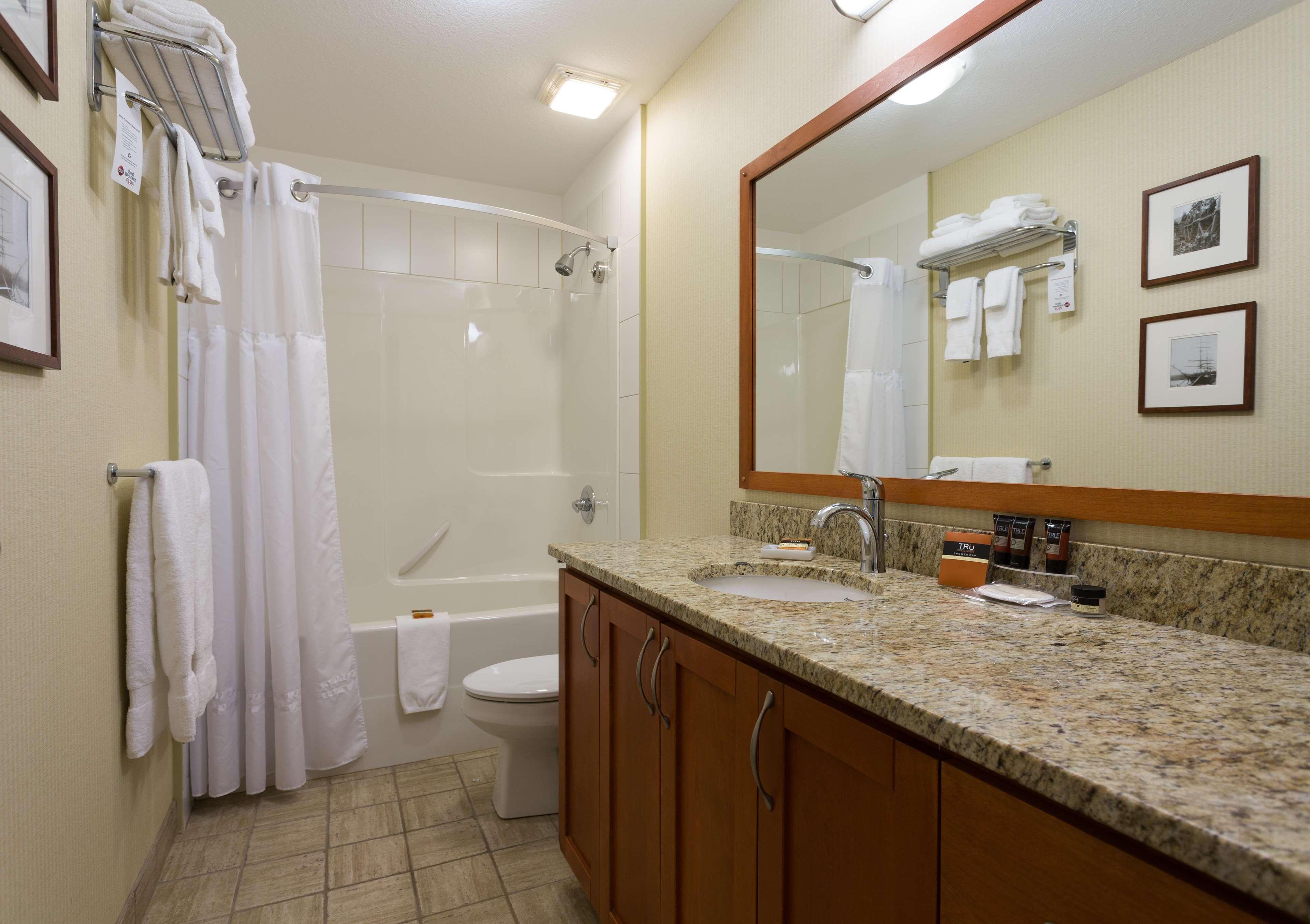 Best Western Plus Chemainus Inn Exterior photo