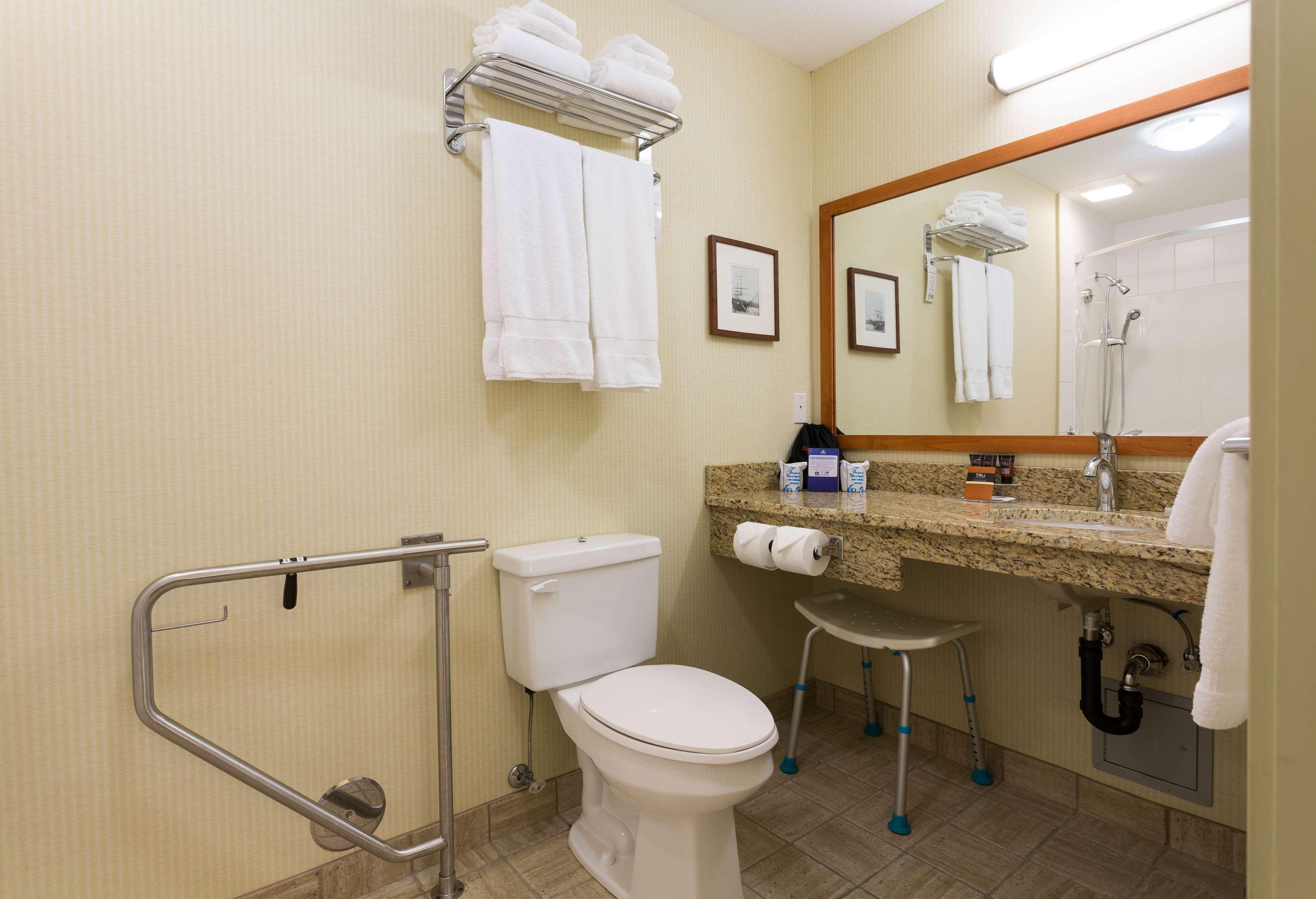 Best Western Plus Chemainus Inn Exterior photo